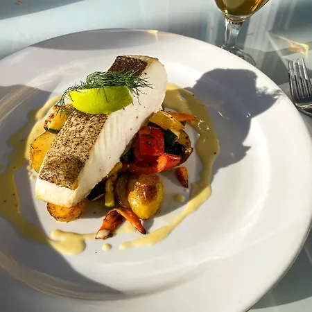 Brygga Restaurant And 3*